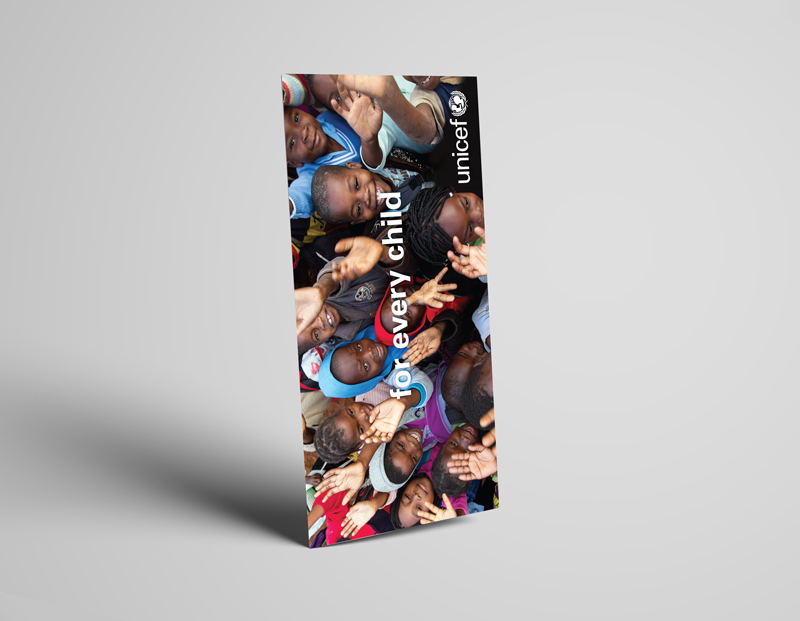 Tri-Fold-Brochure-Mockup8
